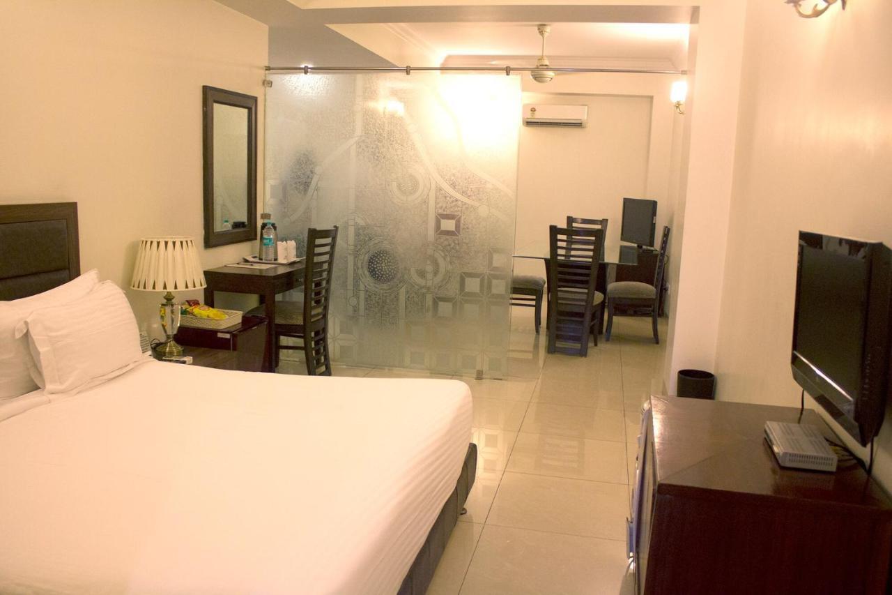Hotel Bluestone Ghaziabad Exterior foto